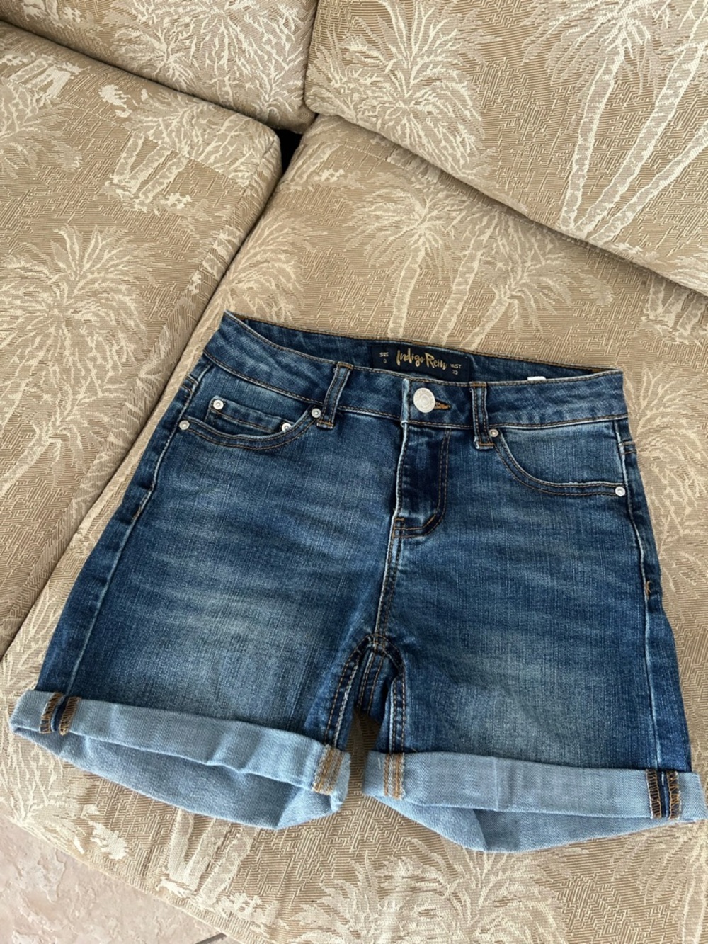 Indigo Rein Women's Medium Blue Rolled-Hem Denim Shorts